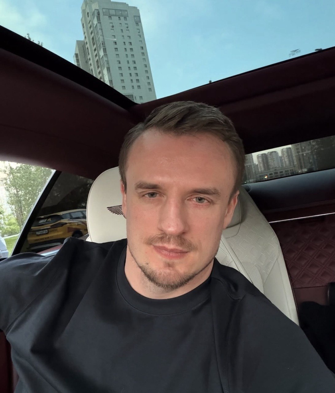 Игорь Антонов